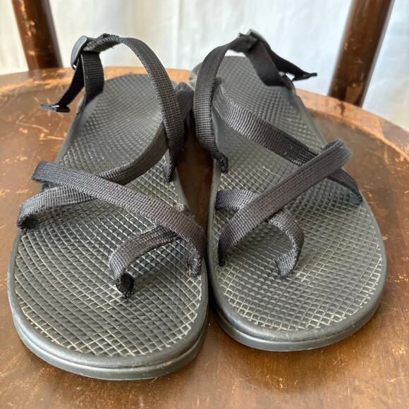 Chaco Zong Black Strappy Outdoor Hiking Sandals Size 9 - Picture 2 of 5